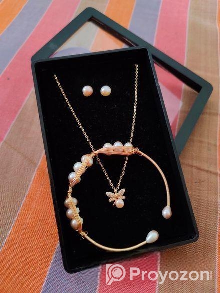 Pearl Set