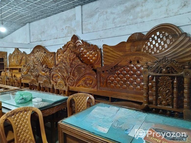 খাট বিক্রি হবে / সাথে বেড রুম সেট কমবো