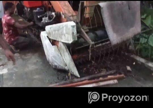 ধান কাটার মেশিন
