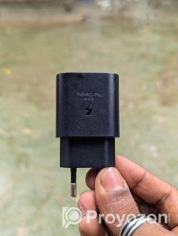 Samsung Ar 25w. Charger