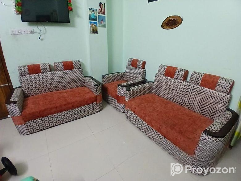 গদি সোফা।