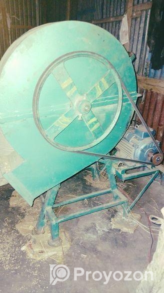 খর ও ঘাস কাটা ৪ ব্লেড এর মেশিন বিক্রয়।