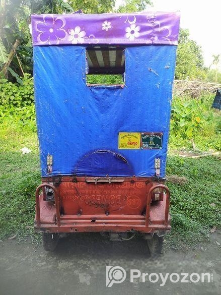 চার ছিটের ছোট অটো গাড়ি