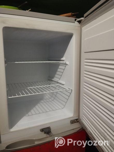 Singer Fridge Fresh condition