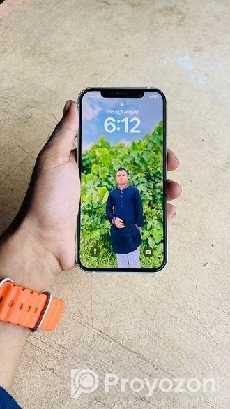 Apple iPhone 12 . (Used)