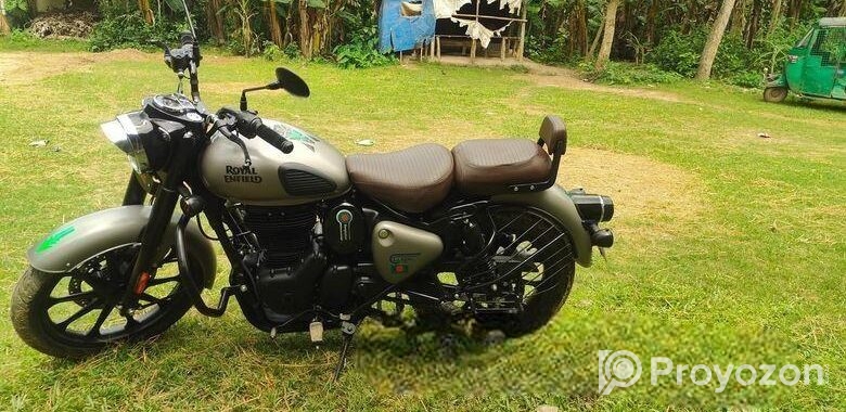 Royal Enfield Classic 350 . 2025