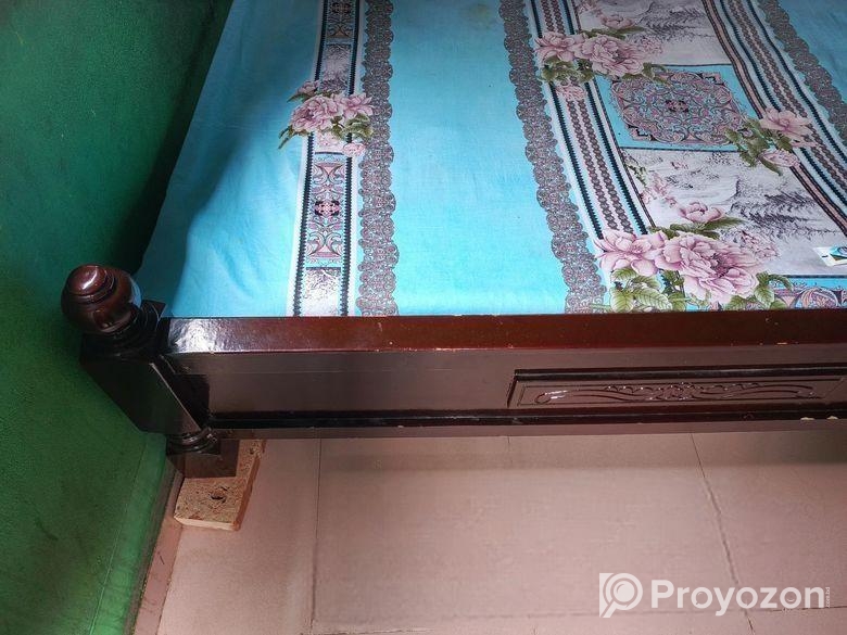 একটি খাট বিক্রি করা হবে।