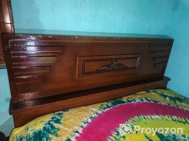 মালয়েশিয়ান কাঠের খাট