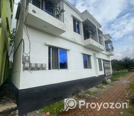 জমি সহ বাড়ী বিক্রয়।