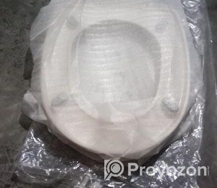বাতরুমের কমোটের ঢাকনা