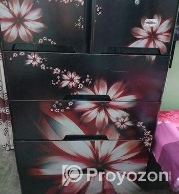 ওয়ারড্রব বিক্রি হবে