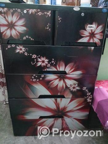 ওয়ারড্রব বিক্রি হবে