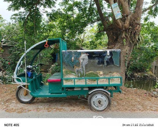 আইসক্রিম ফ্রীজ ও গাড়ি