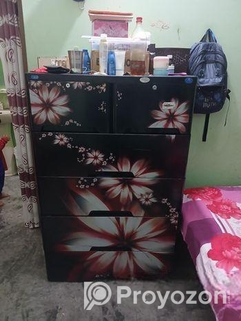 ওয়ারড্রব বিক্রি হবে