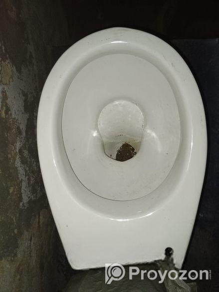 পুরানো কমোড বিক্রি হবে