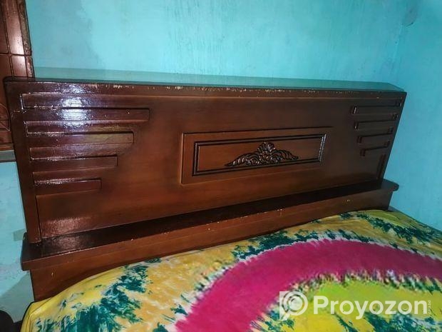 মালয়েশিয়ান কাঠের খাট