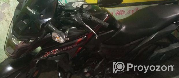 Honda X Blade . 2022