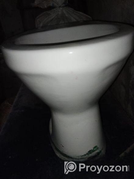 পুরানো কমোড বিক্রি হবে