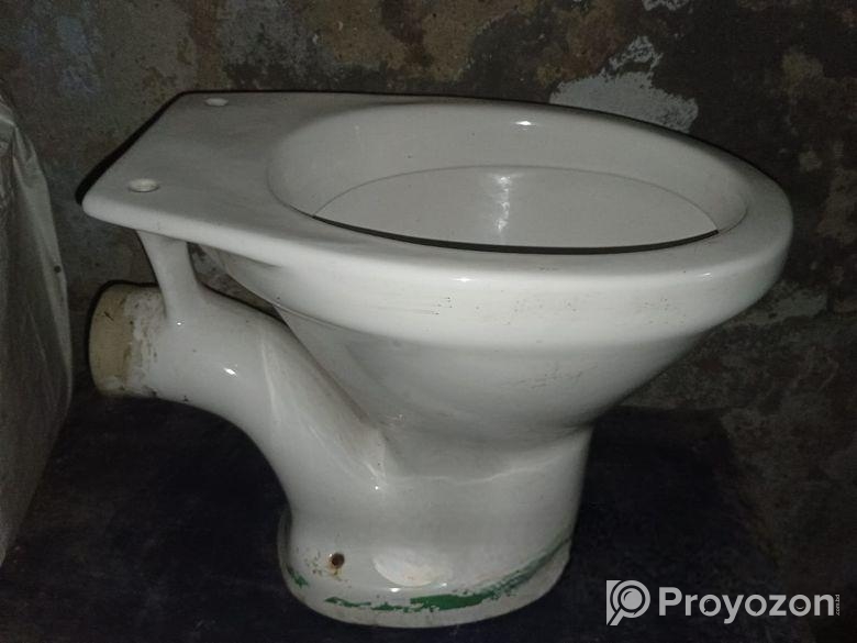 পুরানো কমোড বিক্রি হবে