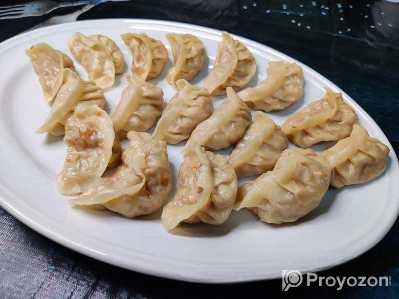 চিকেন মোমো