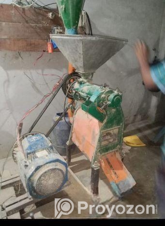 ১২ঘোড়া মোটর এবং ৮নং অটো হলার