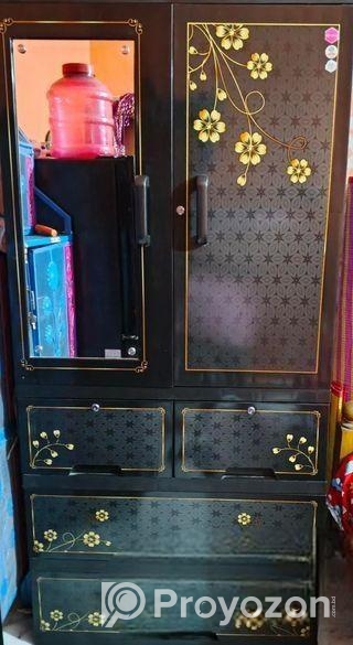 আর এফ এল ওয়ারড্রব