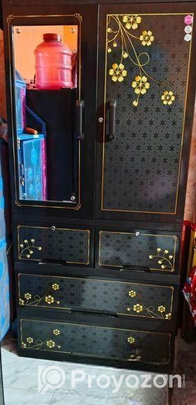 আর এফ এল ওয়ারড্রব