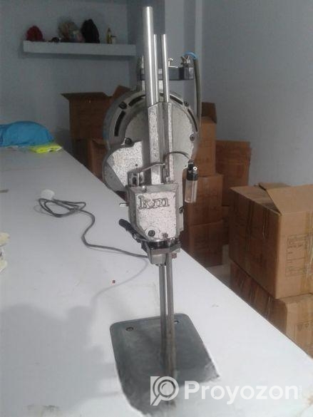 গারমেন্টস এর টেবিল এবং মেশিন সেল হবে