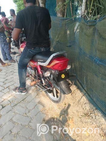 Hero HF Deluxe ` 2022