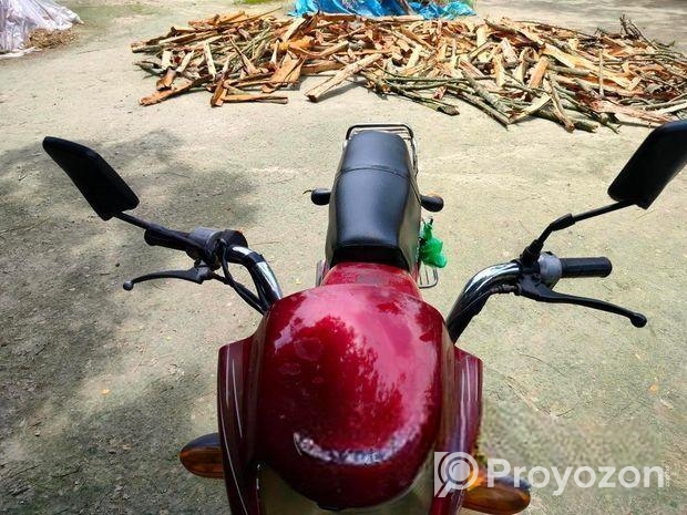 Runner AD 80s . 2019