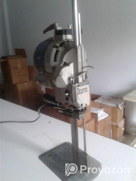 গারমেন্টস এর টেবিল এবং মেশিন সেল হবে