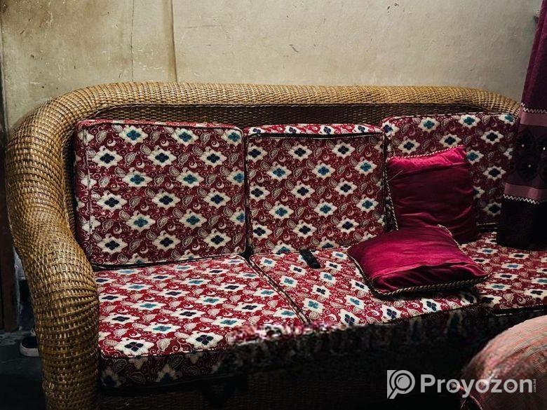 বেতের সোফা