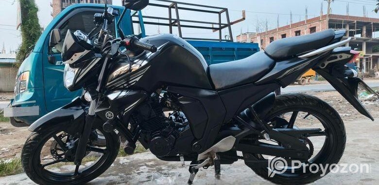 Yamaha FZs V2 fi fast malik 2017