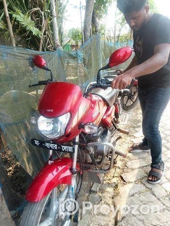 Hero HF Deluxe ` 2022