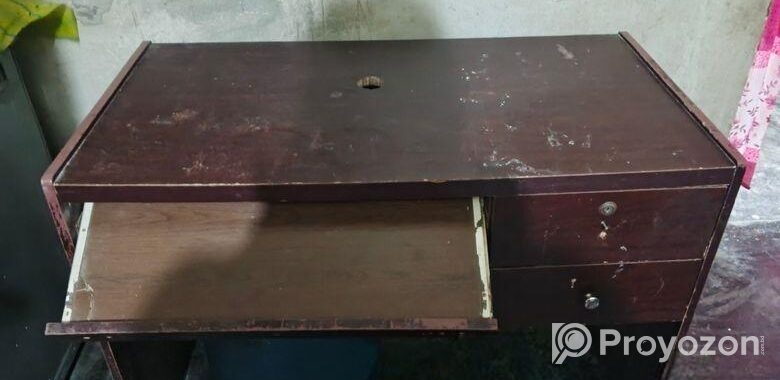 কম্পিউটার ডেক্স টেবিল