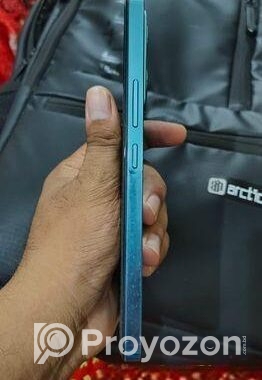 Vivo V 25, 8/128 (Used)