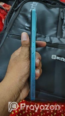 Vivo V 25, 8/128 (Used)