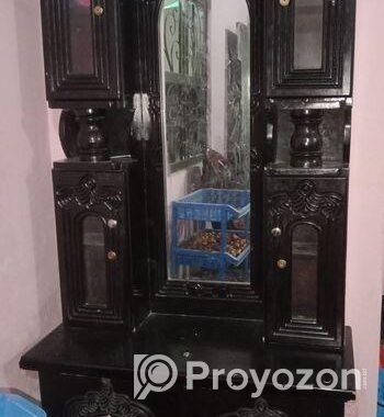 ডেসিং টেবিল