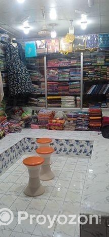 রানিং কাপড়ের দোকান। ভালো পজিশনে
