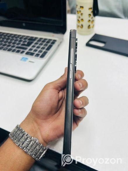 Samsung Galaxy S24 Ultra .. (Used)