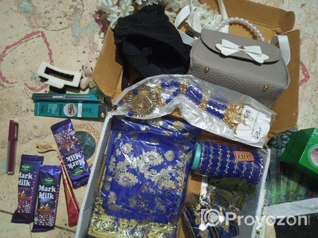 গিফট প্যাকেজ, এতে রয়েছে 15 রকমের আইটেম ,