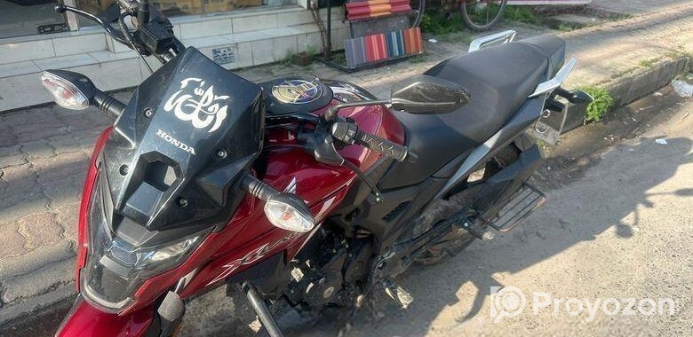 Honda X Blade . 2024