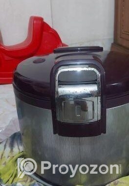 নতুন রাইস কুকার