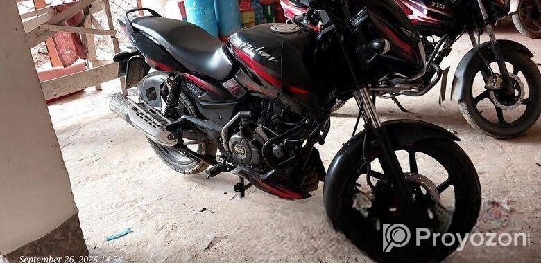 Bajaj Pulsar 150 . 2020