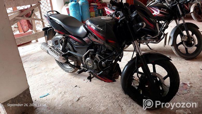 Bajaj Pulsar 150 . 2020