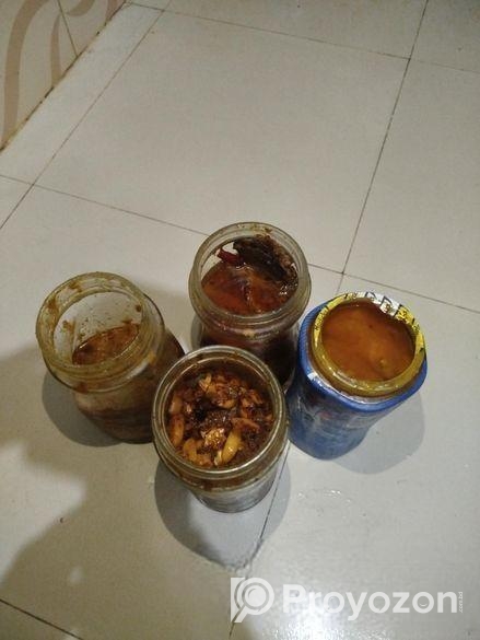 রসুনের আচার।