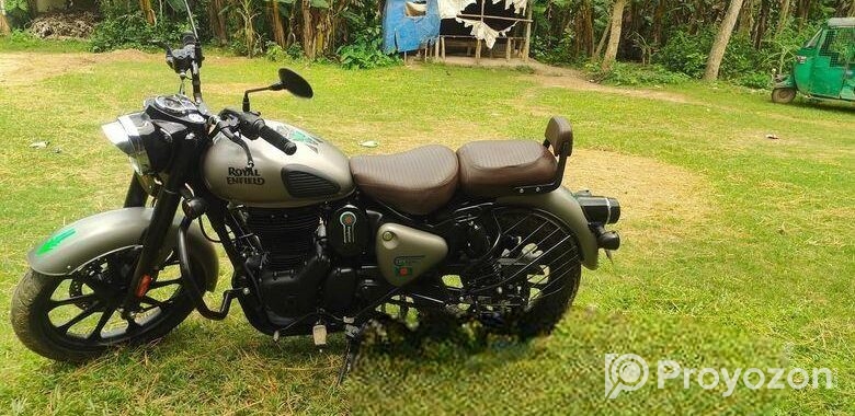 Royal Enfield Classic 350 . 2025