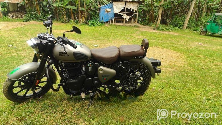 Royal Enfield Classic 350 . 2025