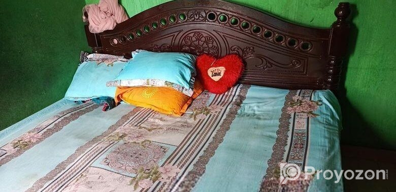 একটি খাট বিক্রি করা হবে।