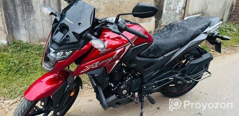 Honda X Blade ` 2023